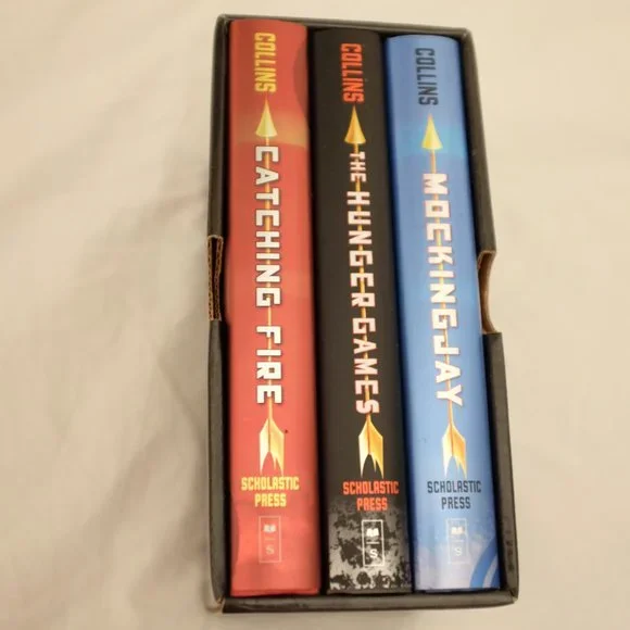 Get Your Hands on The Hunger Games Trilogy Hardcover Collection - Best Deal! - Picture 2 of 2